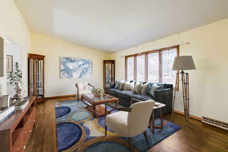 5705 Phoenix St, Golden Valley, MN 55422