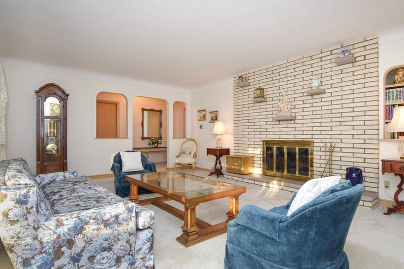1864 Albert St N, Falcon Heights, MN 55113