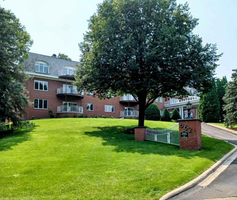 8621 Basswood Rd #23, Eden Prairie, MN 55344