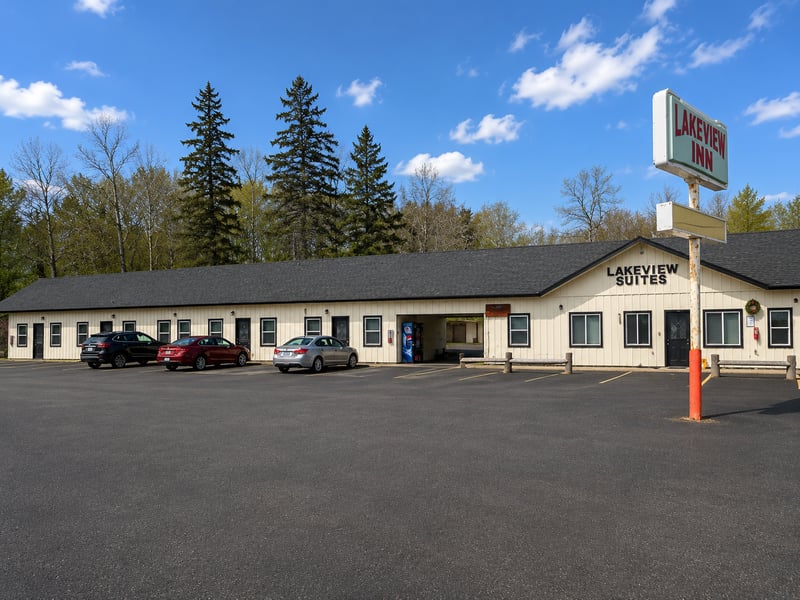 107 Minnesota Ave E, Walker, MN 56484