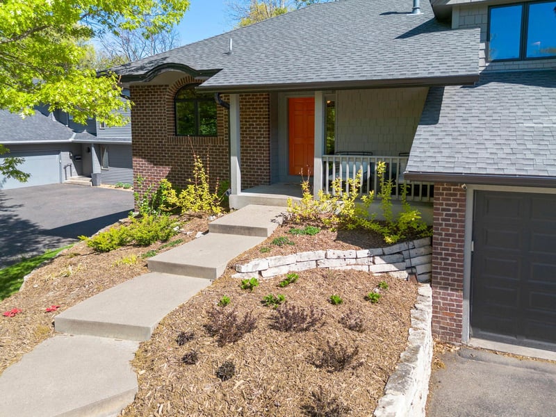 300 Dearborn Ct, Edina, MN 55343