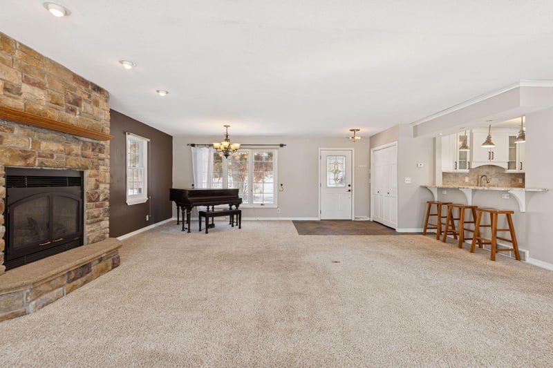 2024 Crosby Rd, Wayzata, MN 55391