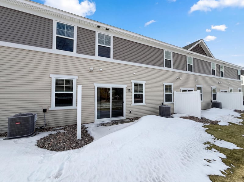 3022 Basswood St, Little Canada, MN 55117