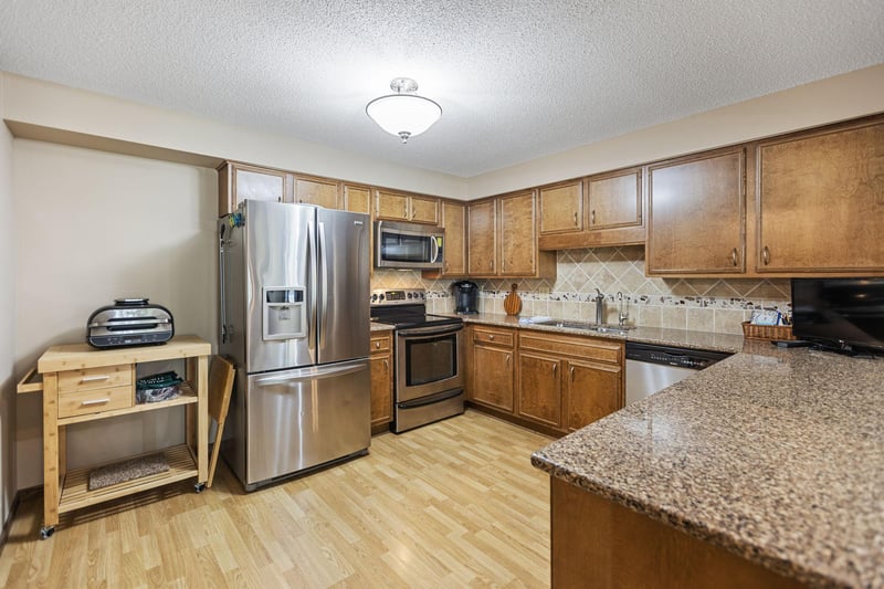 5100 France Ave S #105, Edina, MN 55410