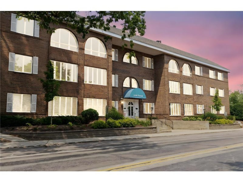 5100 France Ave S #105, Edina, MN 55410