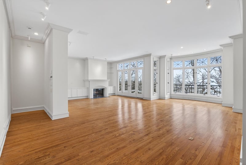 112 Groveland Ter, Minneapolis, MN 55403