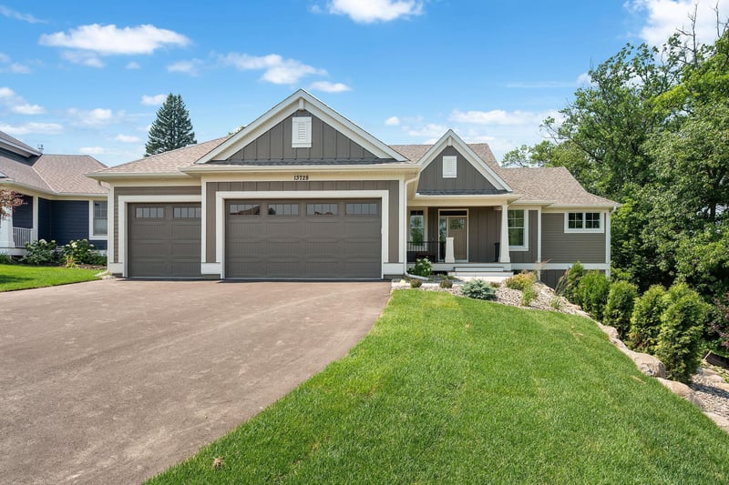 13728 Enfield Ave, Hugo, MN 55038
