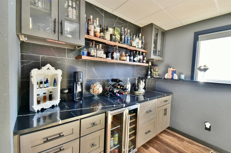 1587 Hennessy Vi, White Bear Twp, MN 55110
