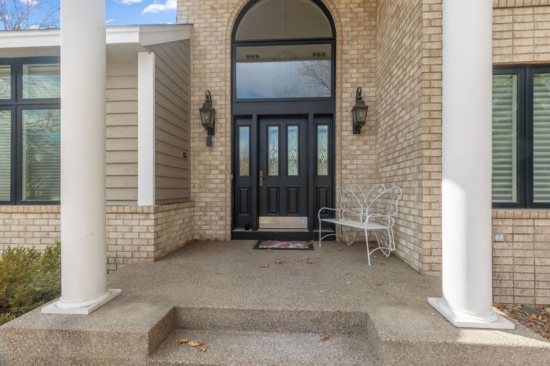 14704 White Oak Dr, Burnsville, MN 55337