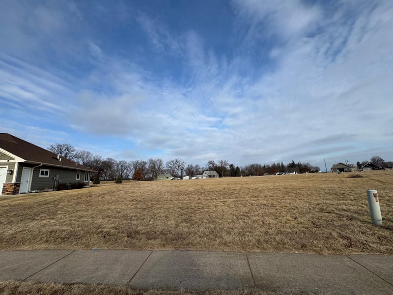 612 Crimson Way, Lake City, MN 55041
