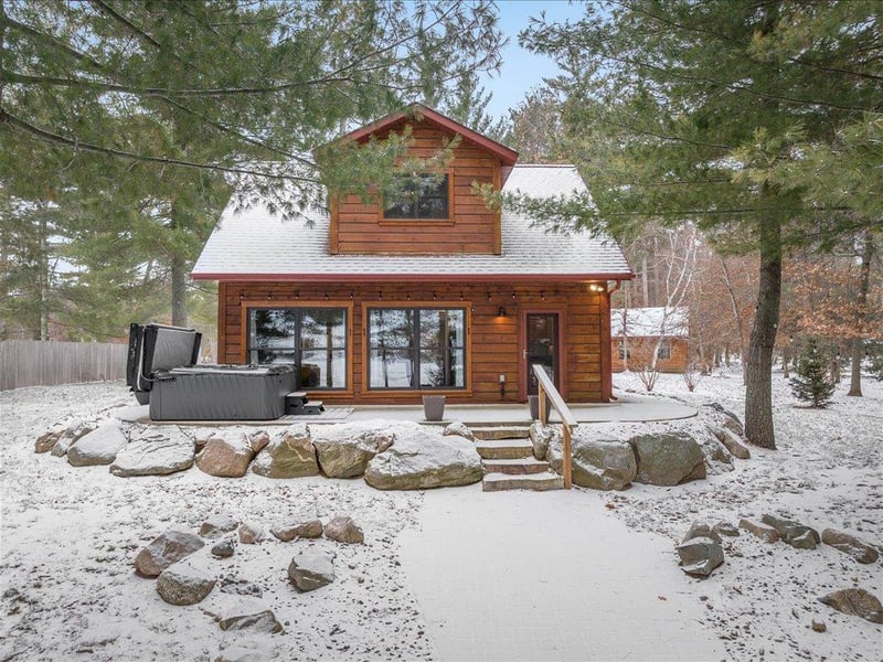 9120 Hunters Ln, Pequot Lakes, MN 56472