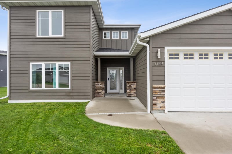 1029 44th Ave S, Moorhead, MN 56560
