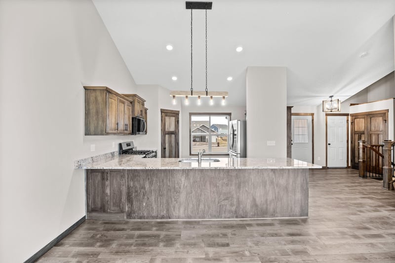 885 Watertown Ave, Delano, MN 55328