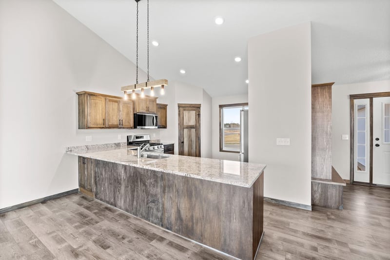 885 Watertown Ave, Delano, MN 55328
