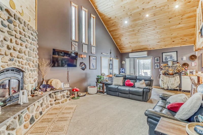 57897 175th St, Menahga, MN 56464