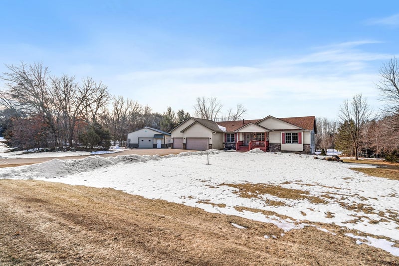 21820 Aztec St NW, Oak Grove, MN 55303