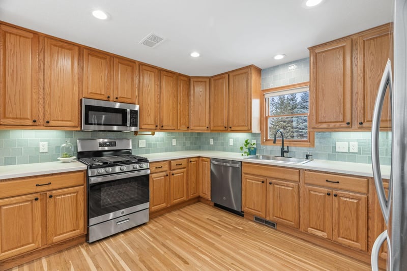 14858 Oakland Beach Ave SE, Prior Lake, MN 55372