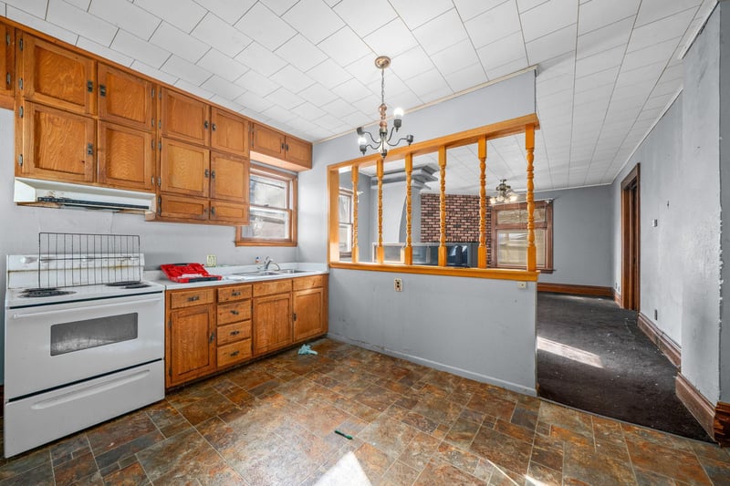 614 N Estey St, Luverne, MN 56156