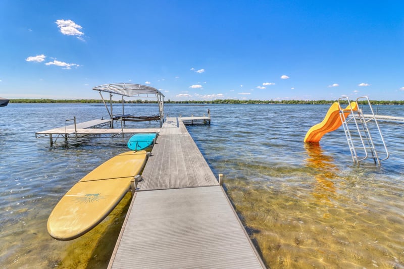 290 Shorewood Dr, Detroit Lakes, MN 56501