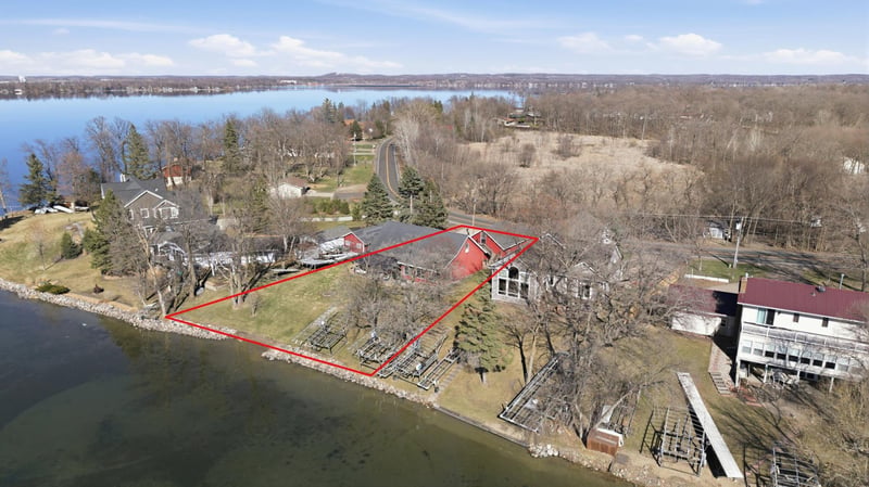 290 Shorewood Dr, Detroit Lakes, MN 56501