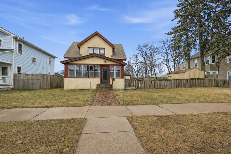 1092 Sims Ave, Saint Paul, MN 55106