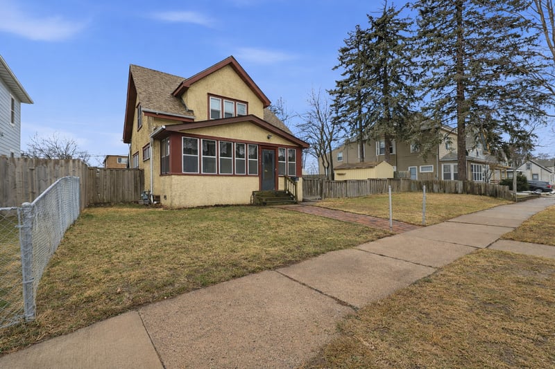 1092 Sims Ave, Saint Paul, MN 55106