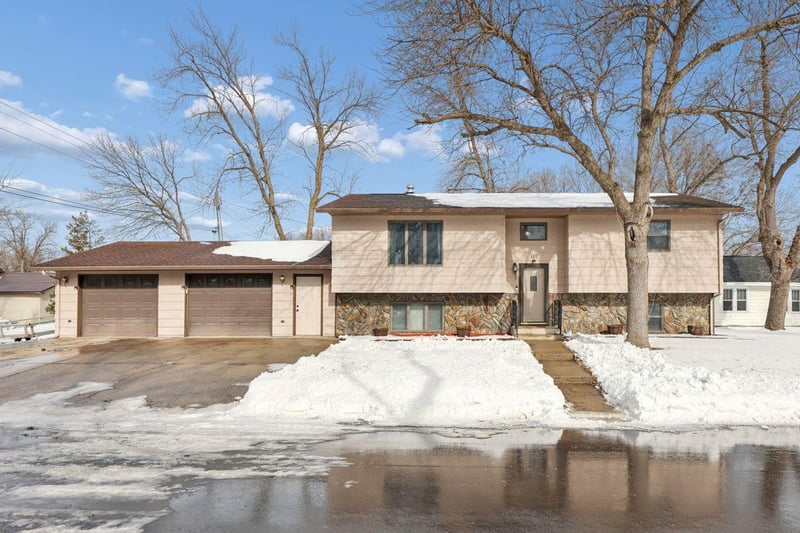 110 Park Ave, Lake Lillian, MN 56253