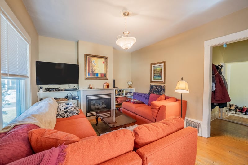 2123 8th St, Eau Claire, WI 54703