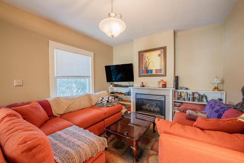 2123 8th St, Eau Claire, WI 54703