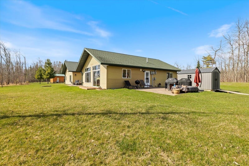 31487 Malbay Rd, Cohasset, MN 55721