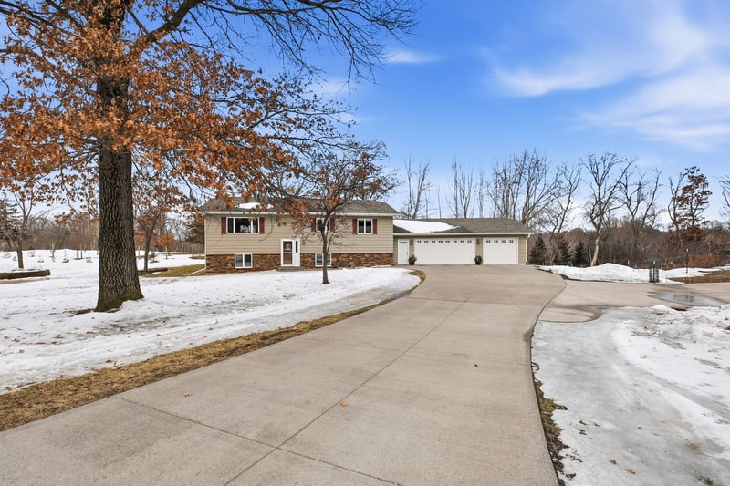 11570 42nd St SE, Clear Lake, MN 55319