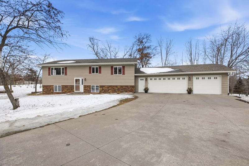 11570 42nd St SE, Clear Lake, MN 55319