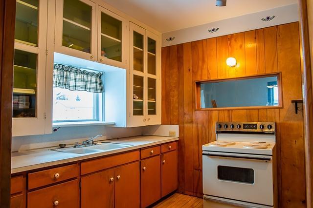306 Division St, Deer River, MN 56636