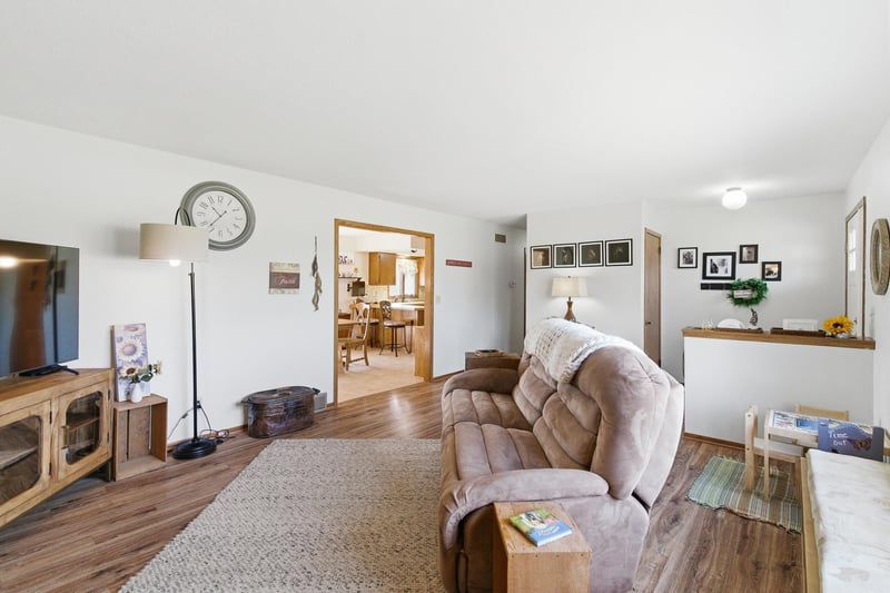 34782 Knollcrest, Waseca, MN 56093