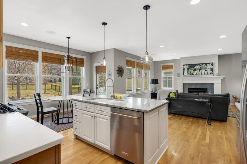 15782 Cobblestone Lake Pw, Apple Valley, MN 55124