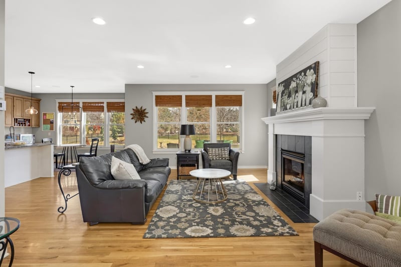 15782 Cobblestone Lake Pw, Apple Valley, MN 55124