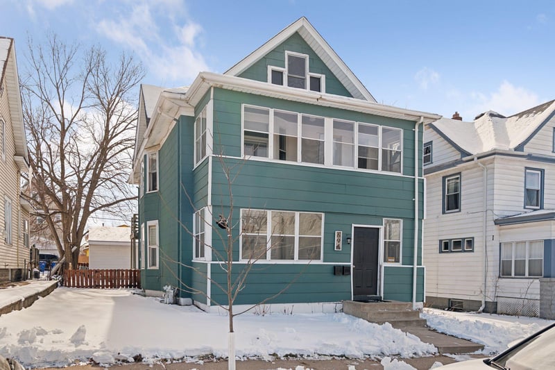 694 Central Ave W, Saint Paul, MN 55104