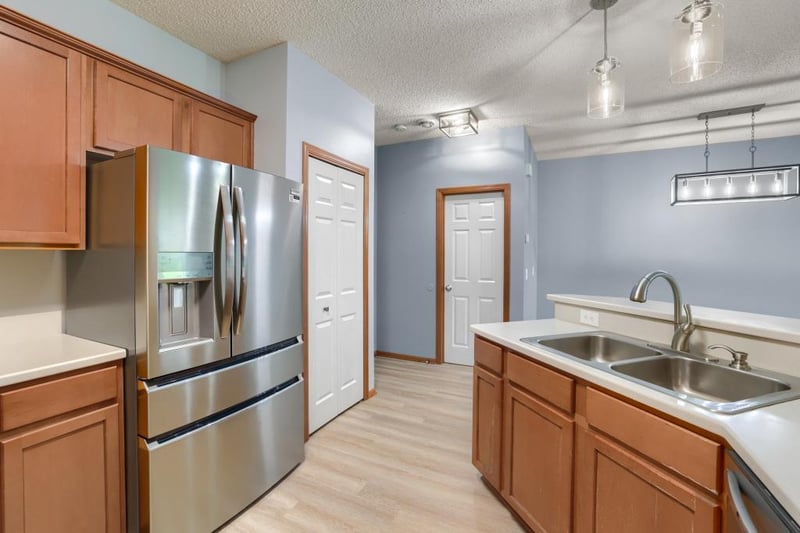 3821 Hazel Trl #C, Woodbury, MN 55129