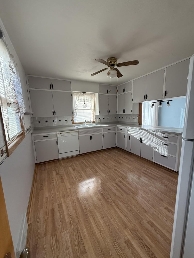 201 N Front St, Okabena, MN 56161
