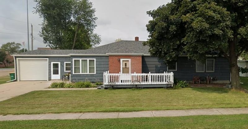 201 N Front St, Okabena, MN 56161