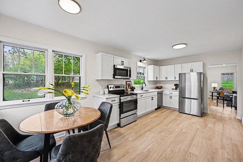 87 Juniper St, Mahtomedi, MN 55115