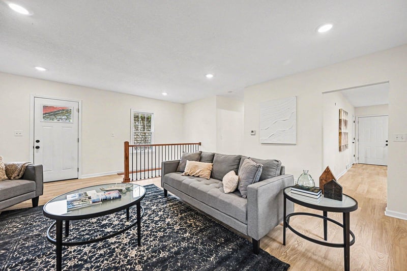 87 Juniper St, Mahtomedi, MN 55115