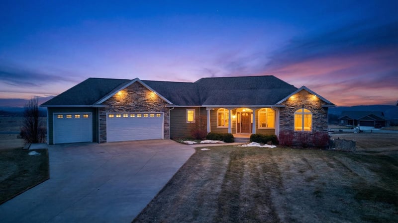 17176 Hilltop Ln SE, Chatfield, MN 55923