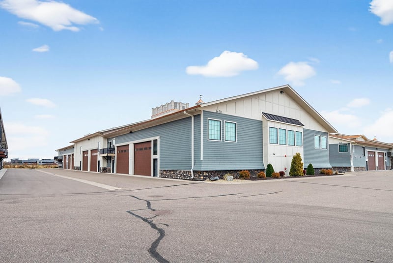3620 Arrowhead Dr #2, Medina, MN 55340