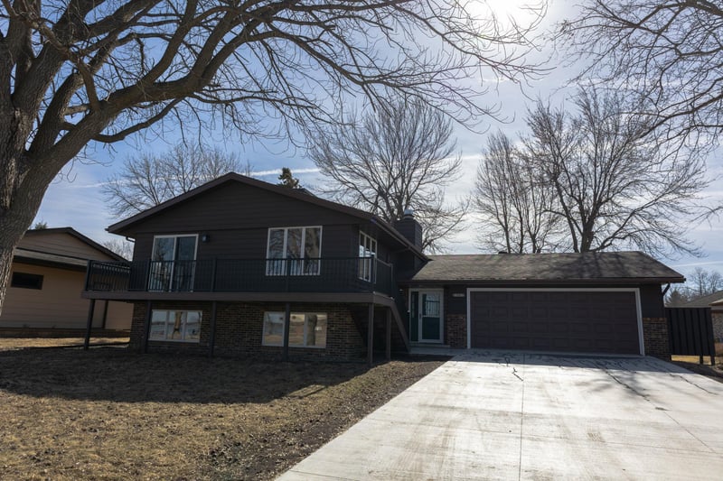 1961 S Shore Dr, Worthington, MN 56187
