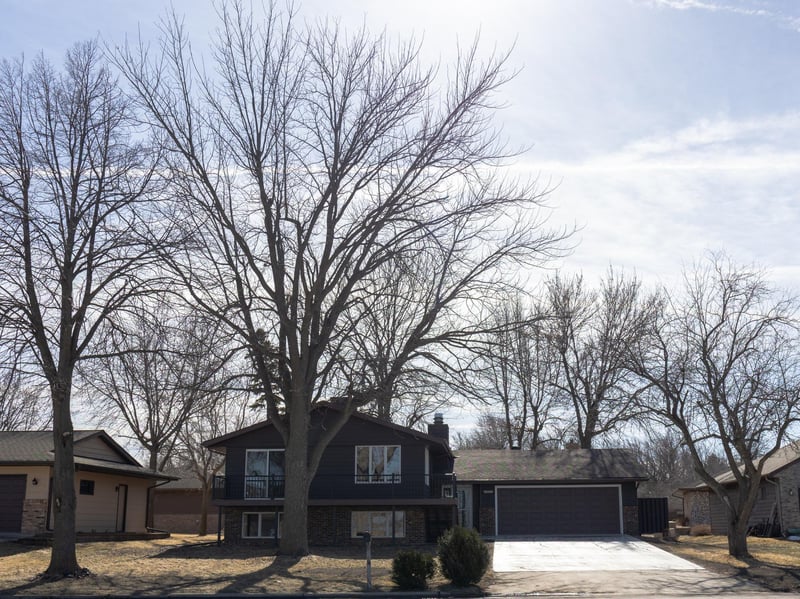 1961 S Shore Dr, Worthington, MN 56187