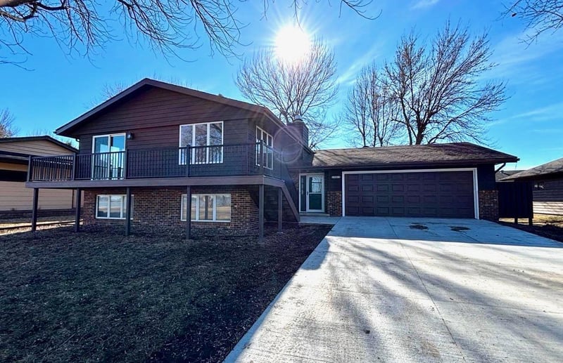 1961 S Shore Dr, Worthington, MN 56187