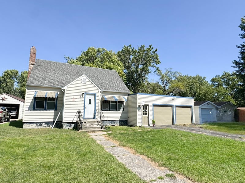 207 E Duroe St, Jeffers, MN 56145