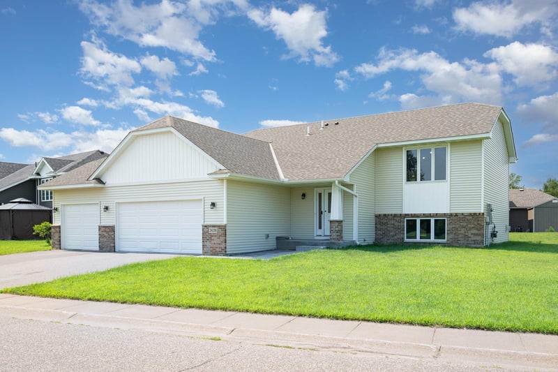 24236 Pierce Pa NE, Bethel, MN 55005