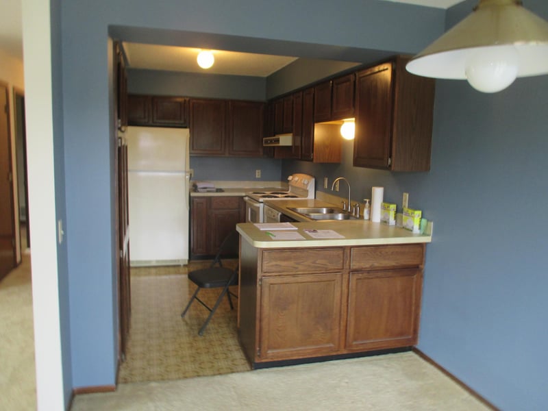 2870 Castleford Ct, Woodbury, MN 55125